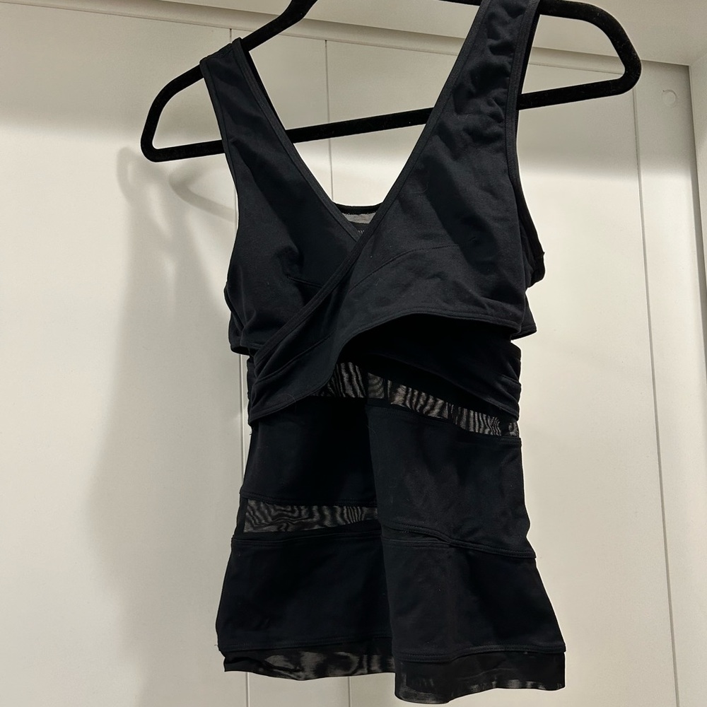 🖤2xHP🖤 Sexy Faux Wrap Top with Inset Mesh